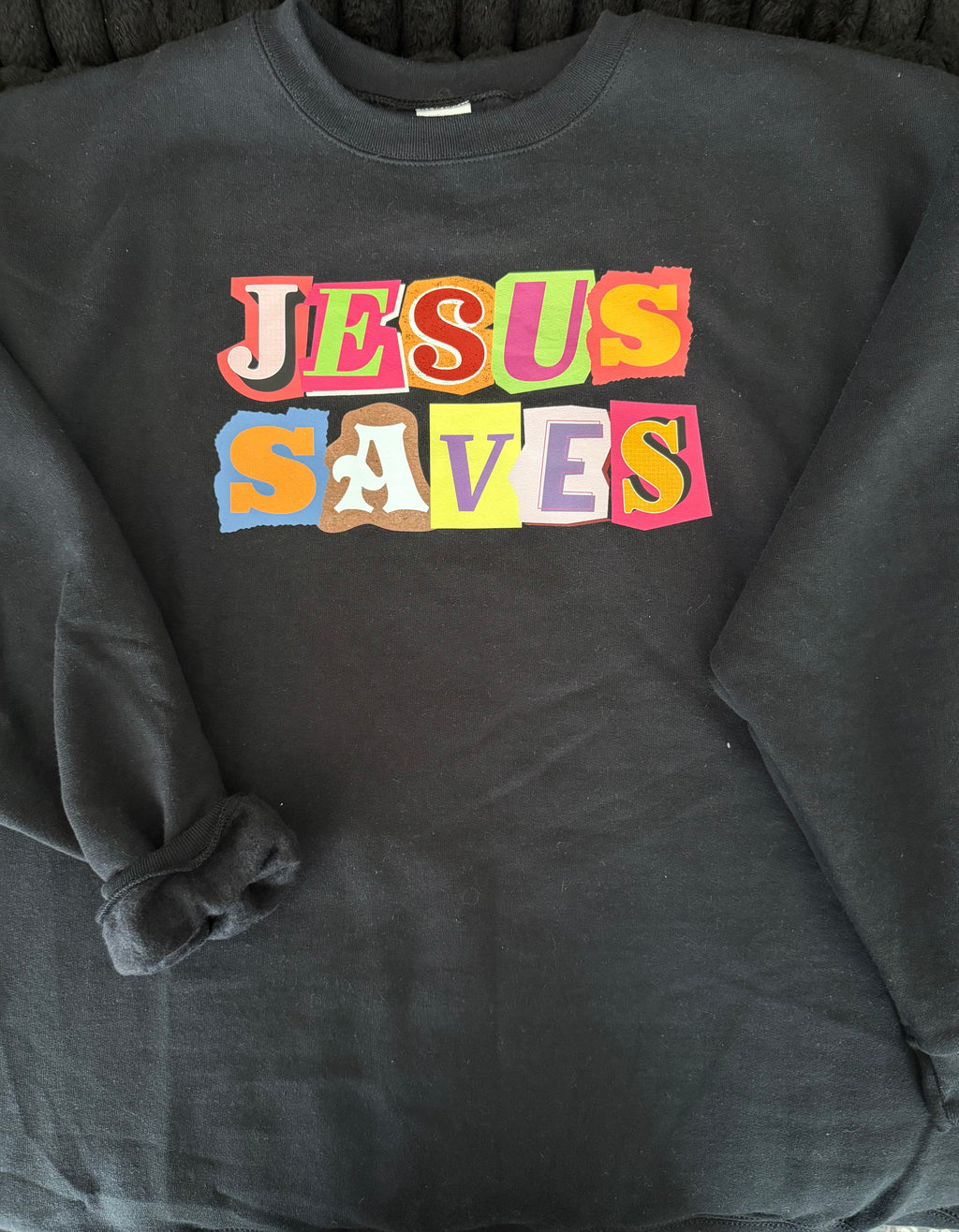 Jesus Saves - size medium